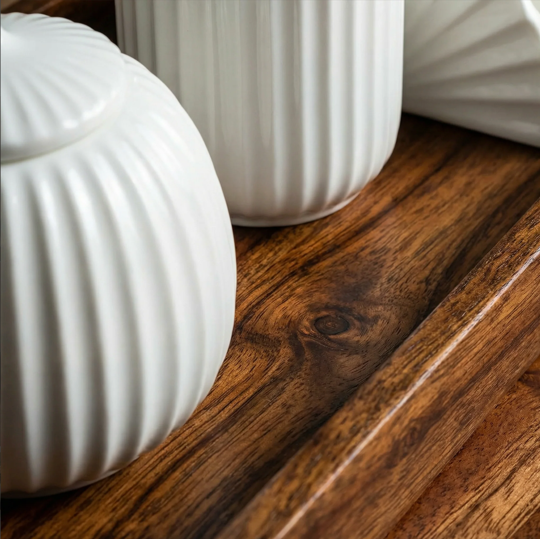 manhattan-zuri-12-wood-fine-china-ribbed-white-serveware